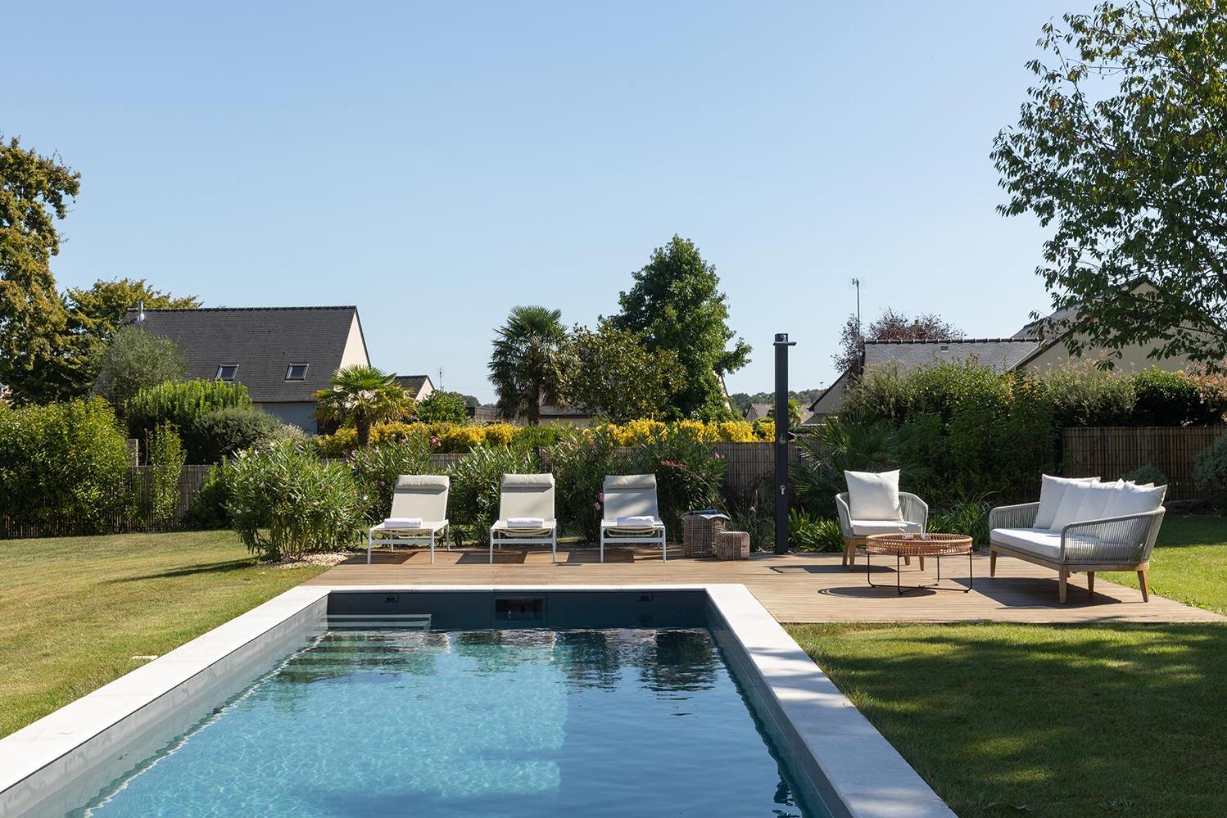 Manoir De La Nogrie: Charming 5-Star Estate with Private Access and Heated Pool Bed & Breakfast Val-d'Ize Exterior photo